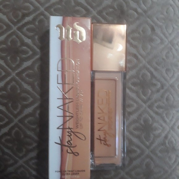 stay weightless foundation